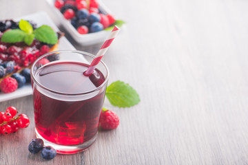 Sweet dessert cake with red lemonade drink