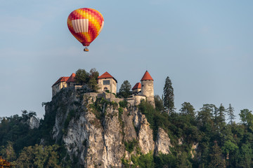 Fototapeta na wymiar Lake Bled Balloon