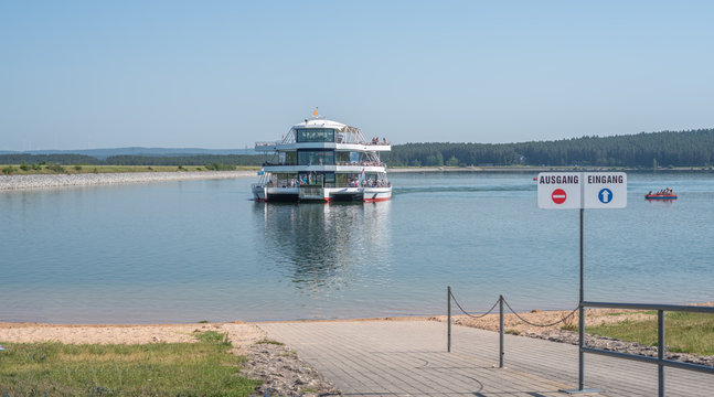 Gro&szlig;er Brombachsee mit Schiff