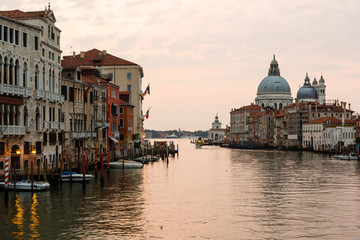 Sunrise in Venice, Smooth water in the canal