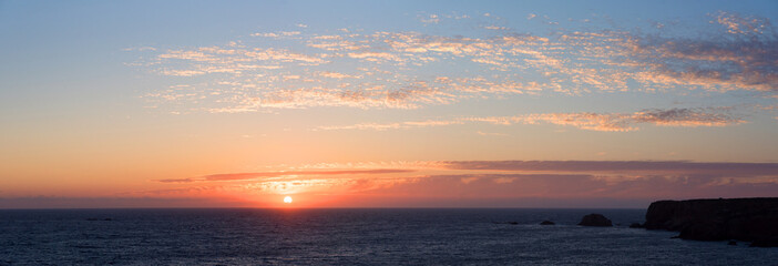 Der Atlantik bei Sonnenuntergang, Blick von der Algarve Portugal