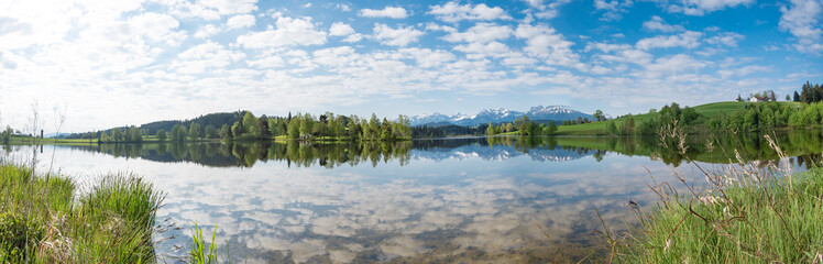 Obraz premium Banner - Klarer Bergsee im Allgäu