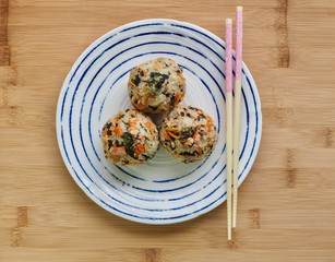 아시아 음식 주먹밥