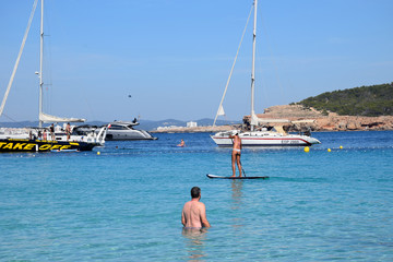 Verano en Ibiza stand up paddle boarding