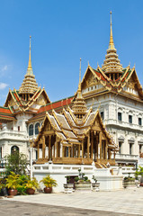 Fototapeta premium The golden palace with blue sky, Bangkok Thailand