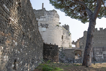 Image of the mausoleum of Cecilia Metella, Rome