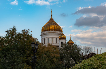 Fototapeta na wymiar Cathedral of Christ the Saviour in Moscow