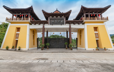 Naklejka premium The scenery of Chongren Temple in Lishui City, Zhejiang Province, China