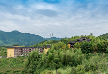 Fototapeta na wymiar The scenery of Chongren Temple in Lishui City, Zhejiang Province, China