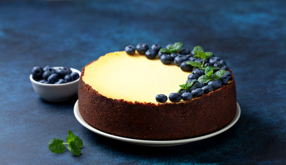 cheesecake with blueberries