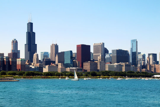 Chicago Downtown Skyline With Michigan Lake.Scenic Summer Cityscape With Lakefront Skyscrapers Of Chicago With Drifting Yachts On The Michigan Lake Harbor. American Urban City Architecture Background.