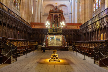 Fototapeta na wymiar Visit to the Cathedral of Segovia