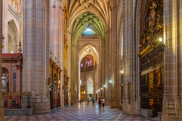 Fototapeta premium Wizyta w katedrze w Segowii