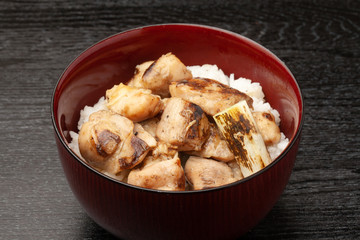 地鶏の炭火焼丼