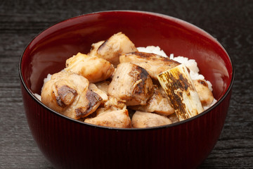 地鶏の炭火焼丼