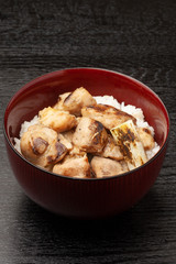 地鶏の炭火焼丼