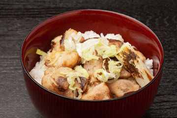 地鶏の炭火焼丼