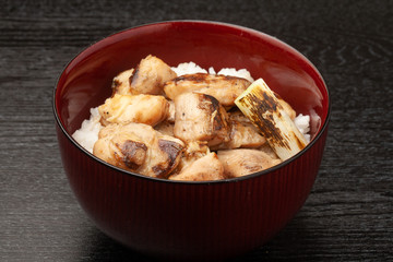 地鶏の炭火焼丼