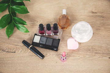 Obraz na płótnie Canvas makeup and perfume accessories