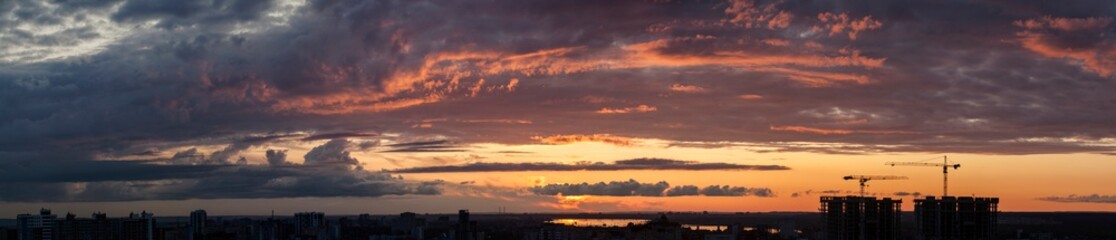 Fototapeta premium sunset over city