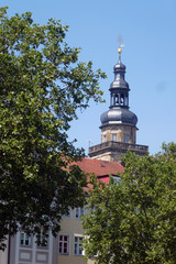 Blick auf die Martinskirche von der Langen Straße aus
