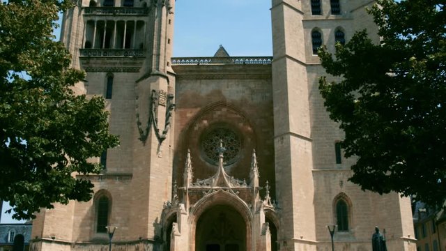 Parvis cath&eacute;drale de Mende