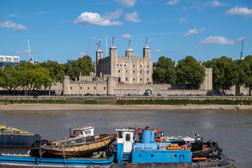 Brexit... Endgültig gestrandet vor dem Tower of London - london - UK