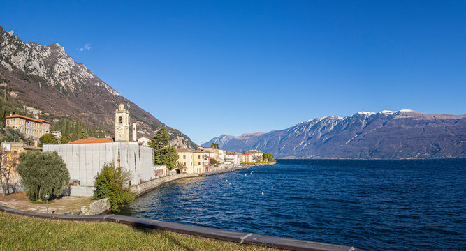 Vistas panoramicas del pueblo de Gargnano en el Lago de Garda, Italia, en diciembre de 2018
