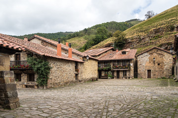 Fototapeta na wymiar Barcena Mayor, Cabuerniga valley in Cantabria, Spain.