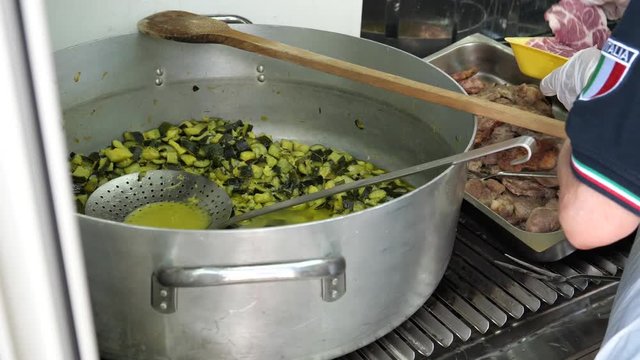 mensa di una cucina modbile