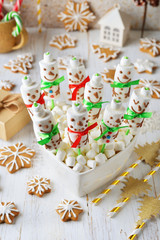 Obraz na płótnie Canvas Funny Christmas marshmallow snowmen