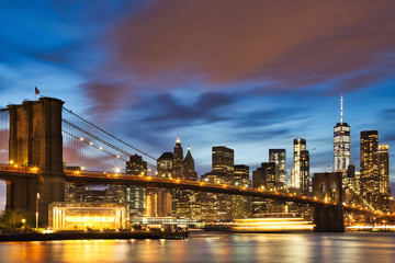 Fototapeta na wymiar New York City Manhattan Downtown with Brooklyn Bridge at Dusk