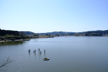 Naklejka premium 市原 青空 高滝湖 美しい 水 千葉県 橋 絶景 高滝湖畔公園