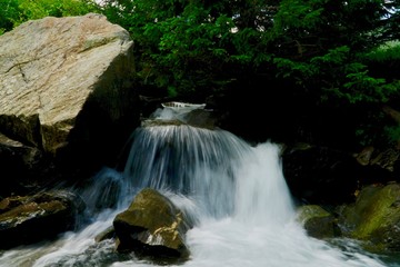 Wasserfall in den Alpen