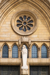 Detail des Eingangs zum Dom "Notre Dame" in Luxemburg-Stadt
