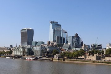 La City, quartier d'affaires vu depuis la Tamise à  Londres, Angleterre