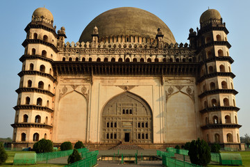 India, Karnataka state, Bijapur, Gol Gumbaz, the mausoleum of Sultan of Bijapur.  © Zaneta