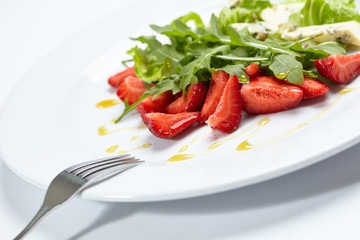 salad with strawberries