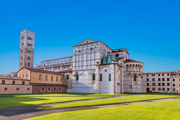 Fototapeta na wymiar cathedral San Martino in Lucca, Tuscany, Italy
