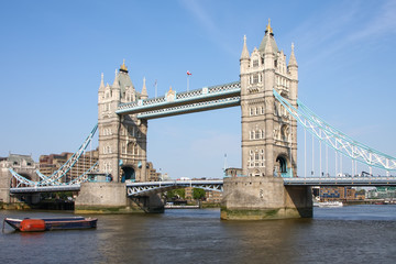 Fototapeta na wymiar Tower bridge in London