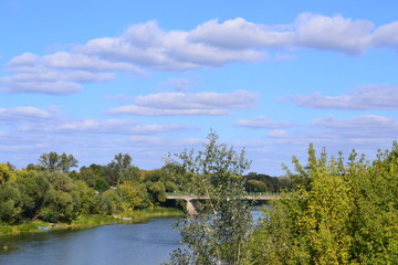 Obraz premium Beautiful summer landscape by the river