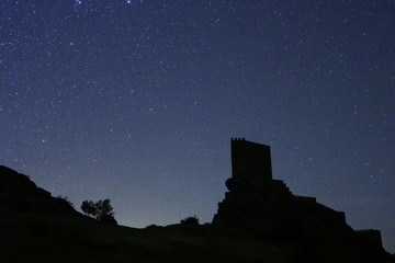 cielo estrellado con castillo de zafra joy tower campillo de dueñas guadalajara castilla la mancha...