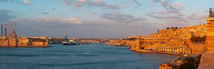 Fototapeta premium Malta sunset landscape