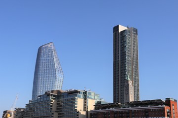 Fototapeta premium La tour One Blackfriard et la tour South Bank à Londres, Angleterre