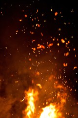 Feu brasier flammes - brulant braise