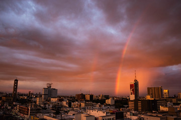 Naklejka premium Atardecer en el Centro de Monterrey