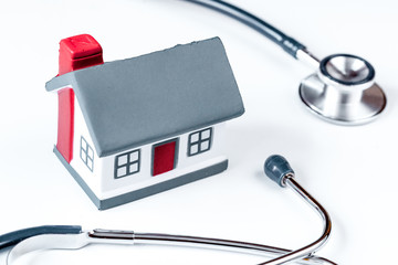 concept calling doctor to home check up