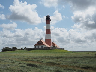 Leuchtturm Westerheversand – Wahrzeichen der Halbinsel Eiderstedt in Schleswig-Holstein