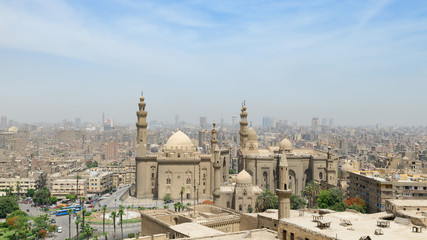 La mosquée du Sultan Hassan et la ville du Caire