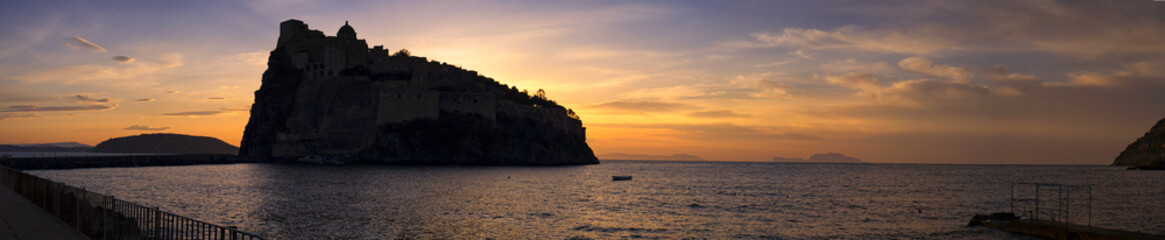 Panoramica del Castello Aragonese all' alba ad Ischia Ponte.
